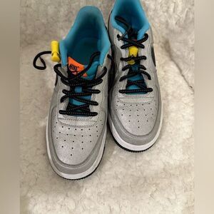 NIKE AIR FORCE 1 GS “SKY NIKE”